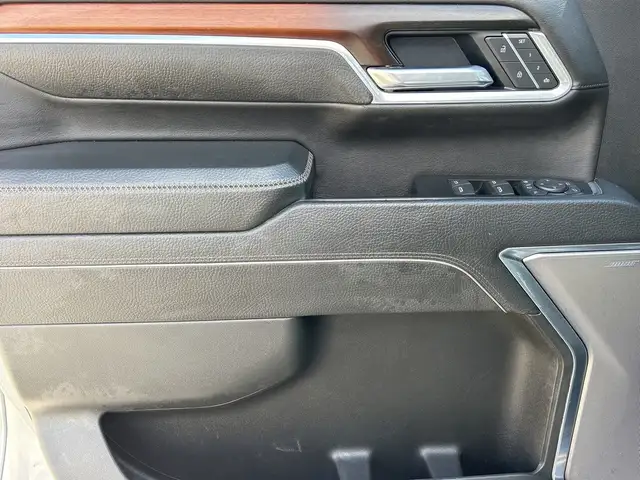 2025 GMC Sierra 3500HD 4WD Crew Cab 159 Denali - Photo 9