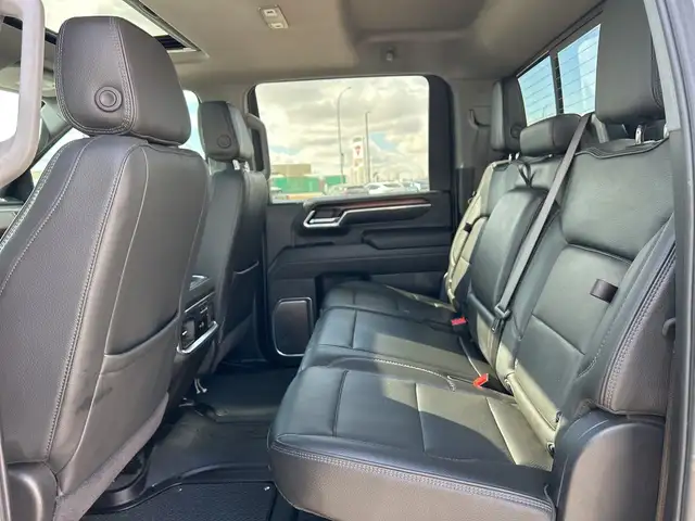 2025 GMC Sierra 3500HD 4WD Crew Cab 159 Denali - Photo 14