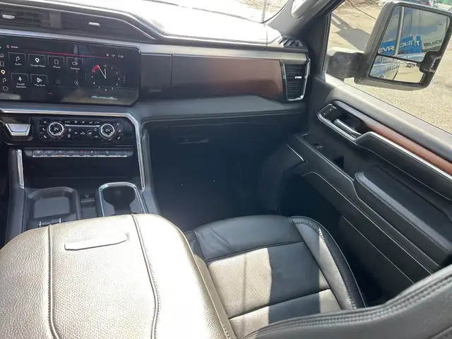 2025 GMC Sierra 3500HD 4WD Crew Cab 159 Denali - Photo 16