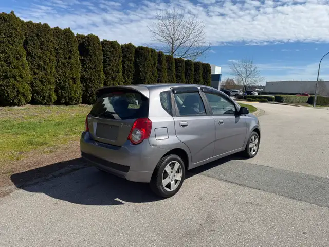 2009 PONTIAC WAVE G3 SE AUTOMATIC A/C MOONROOF LOCAL BC ! - Photo 3