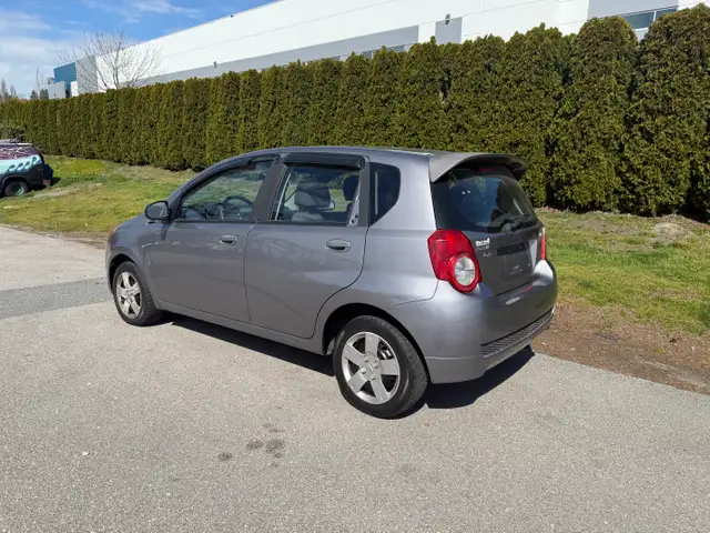 2009 PONTIAC WAVE G3 SE AUTOMATIC A/C MOONROOF LOCAL BC ! - Photo 4