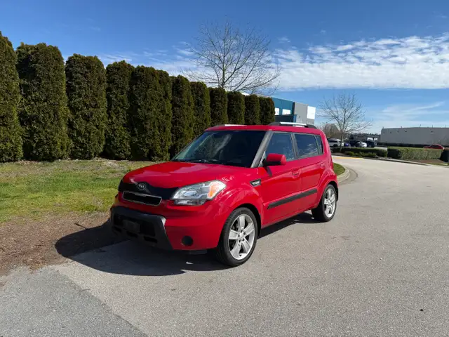 2010 KIA SOUL AUTOMATIC A/C BLUETOOTH ALLOYS LOCAL BC VEHICLE ! - Photo 2