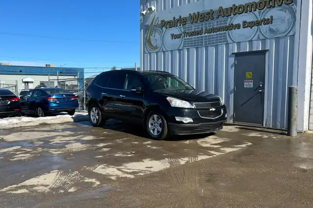 2011 Chevrolet Traverse LT AWD - 7 Passenger - Photo 3