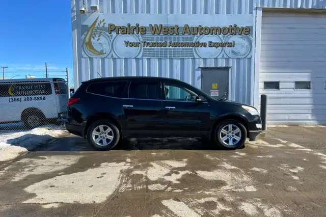 2011 Chevrolet Traverse LT AWD - 7 Passenger - Photo 4