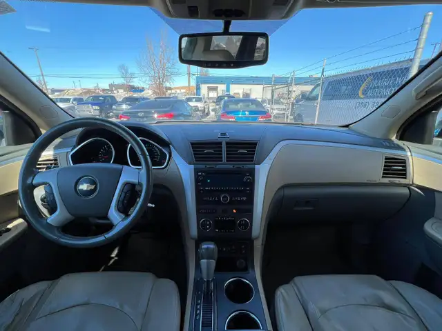 2011 Chevrolet Traverse LT AWD - 7 Passenger - Photo 11