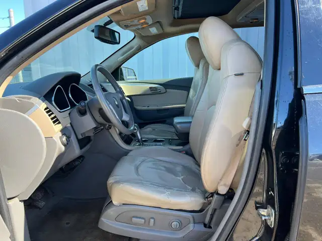2011 Chevrolet Traverse LT AWD - 7 Passenger - Photo 12