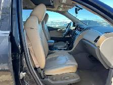 2011 Chevrolet Traverse LT AWD - 7 Passenger - Photo 18