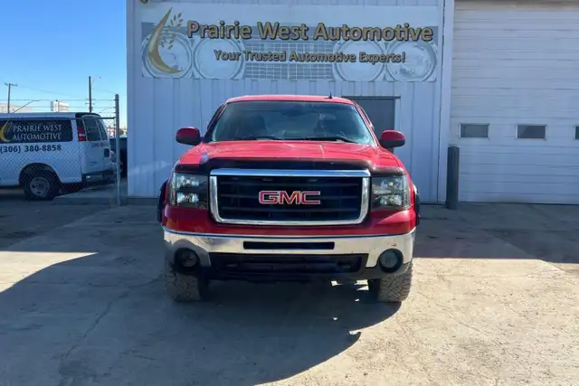 2011 GMC Sierra 1500 SLT Crew Cab 5.3L V8 - Photo 2