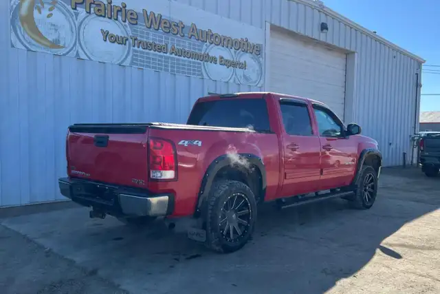 2011 GMC Sierra 1500 SLT Crew Cab 5.3L V8 - Photo 5
