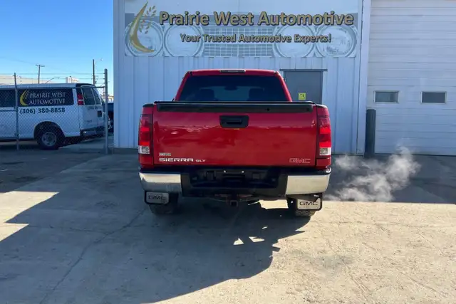 2011 GMC Sierra 1500 SLT Crew Cab 5.3L V8 - Photo 6