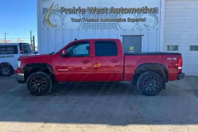 2011 GMC Sierra 1500 SLT Crew Cab 5.3L V8 - Photo 8