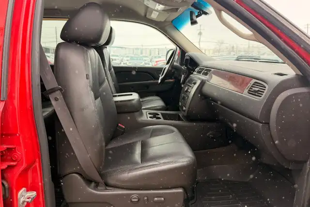 2011 GMC Sierra 1500 SLT Crew Cab 5.3L V8 - Photo 11