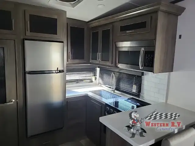 2022 Forest River RV Rockwood Signature Ultra Lite 8291RK - Photo 4