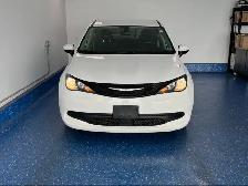 2022 Chrysler Grand Caravan - Photo 2