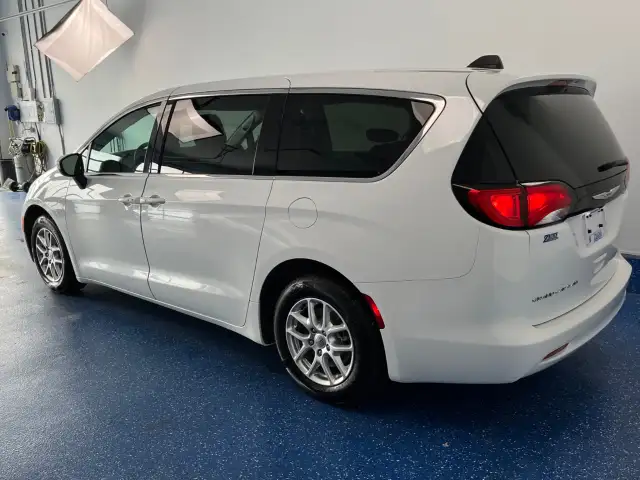 2022 Chrysler Grand Caravan - Photo 7