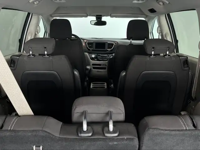 2022 Chrysler Grand Caravan - Photo 10