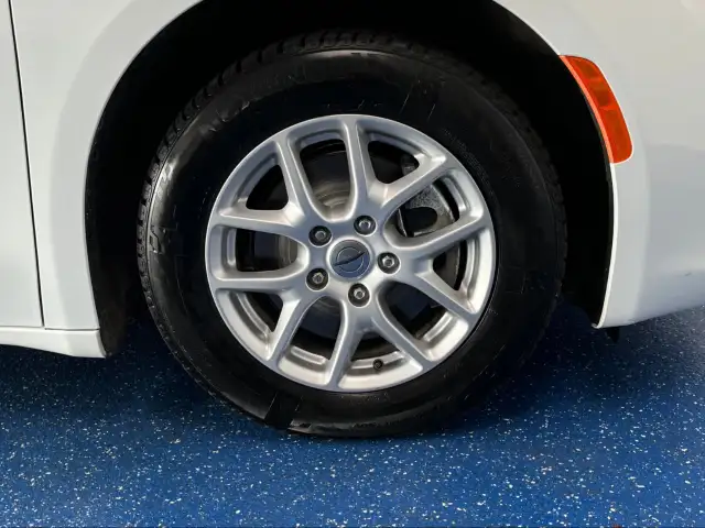 2022 Chrysler Grand Caravan - Photo 11