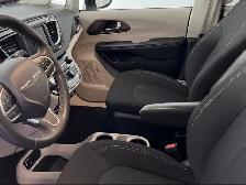 2022 Chrysler Grand Caravan - Photo 12