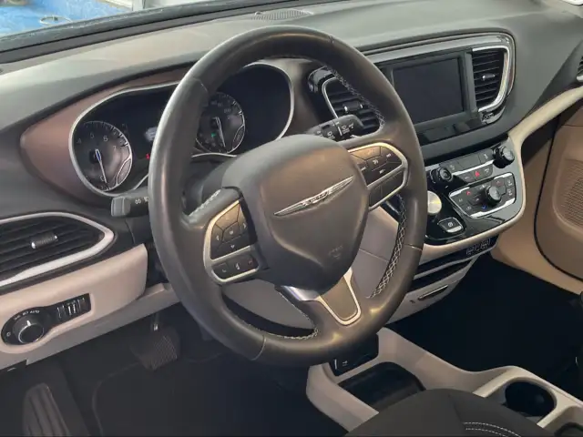 2022 Chrysler Grand Caravan - Photo 13