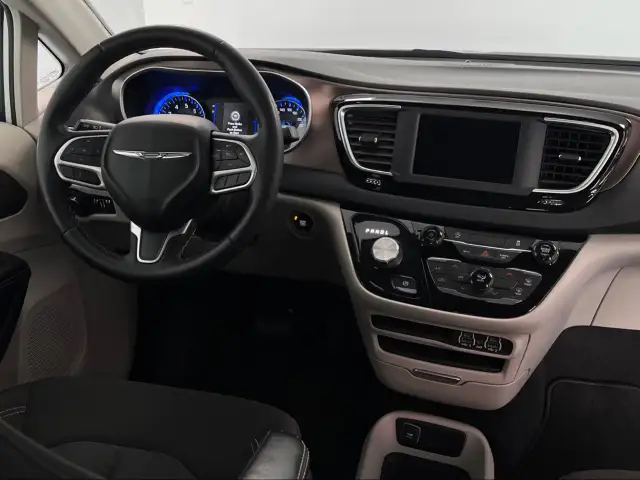 2022 Chrysler Grand Caravan - Photo 14