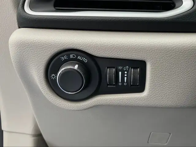 2022 Chrysler Grand Caravan - Photo 19