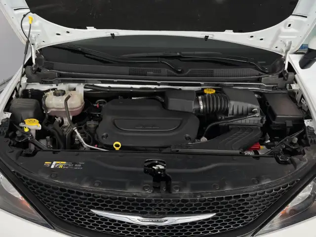 2022 Chrysler Grand Caravan - Photo 26