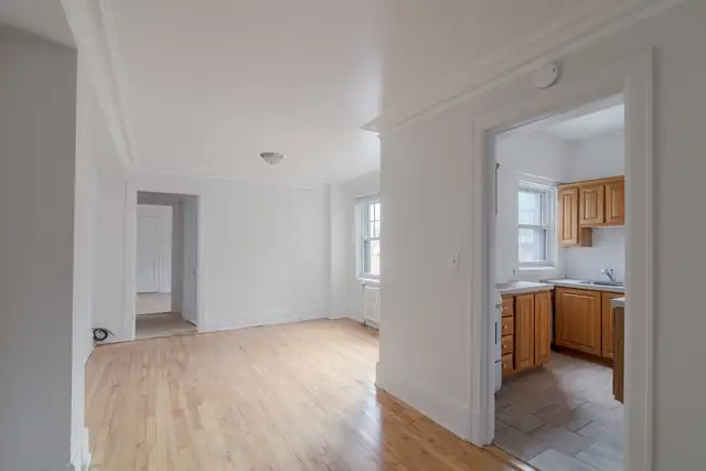 Westmount, Atwater metro, heat and hot water incl. - ID 1909