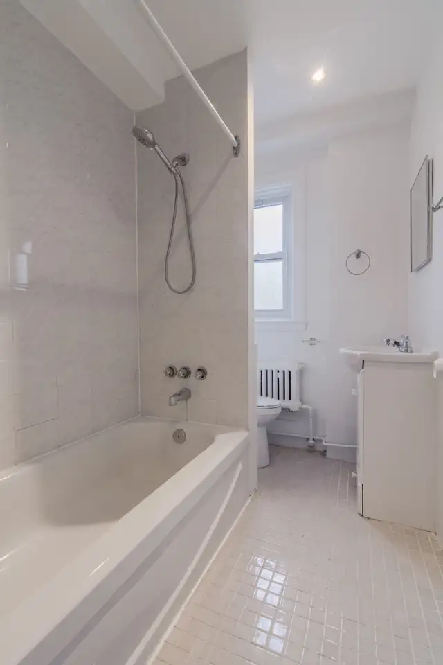 Westmount, Atwater metro, heat and hot water incl. - ID 1909 - Photo 6