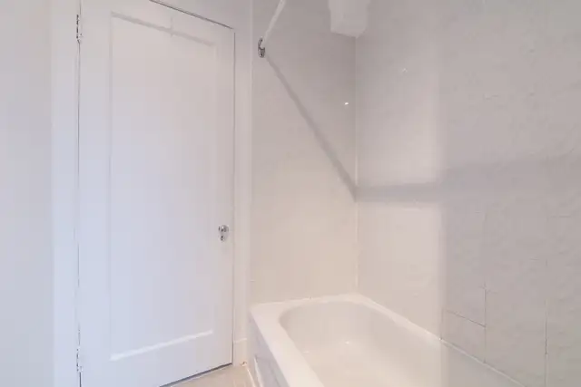 Westmount, Atwater metro, heat and hot water incl. - ID 1909 - Photo 7