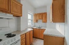 Westmount near Atwater metro, heating included - ID 2737