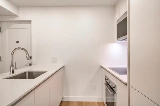 Westmount one-bed apartment near Greene and Atwater - ID 2677 - Photo 9