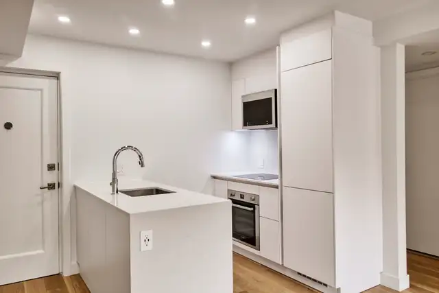 Westmount one-bed apartment near Greene and Atwater - ID 2677 - Photo 10