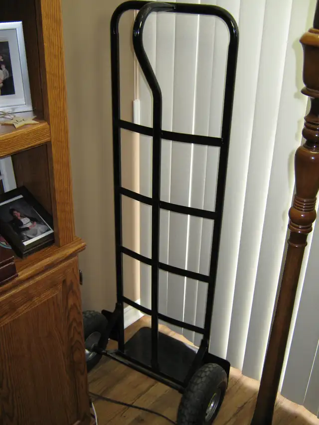 TWO-WHEEL INDUSTRIAL HAND CART