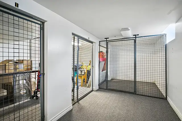 LIVE IN THE HEART OF OTTAWA – STYLISH TOP-FLOOR STUDIO - Photo 4