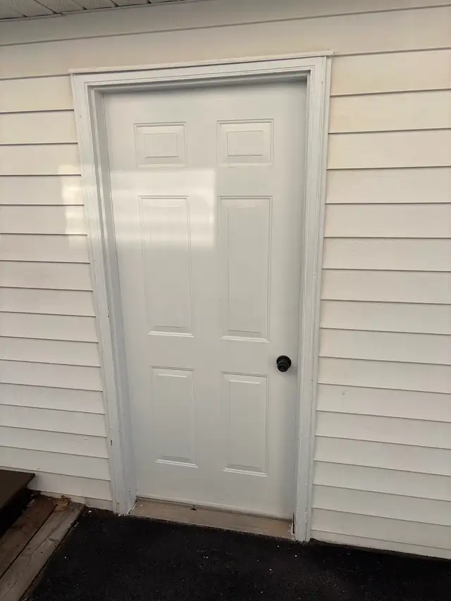 34 in EXTERIOR STEEL DOIR