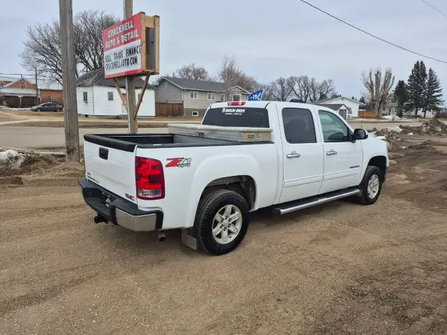 2013 GMC Sierra 1500 - Photo 2