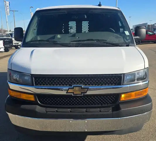 2024 Chevrolet Express Cargo Van - Photo 8