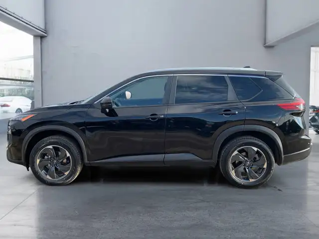 2024 Nissan Rogue SV Moonroof - Photo 2