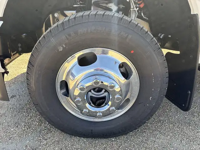 2026 Ford F-350 Super Duty DRW PLATINUM 8' Box 723A - Photo 3