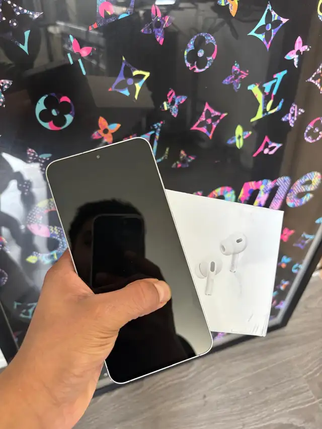 Samsung S25 FE 128GB Airpods/Charger Set/Delivery