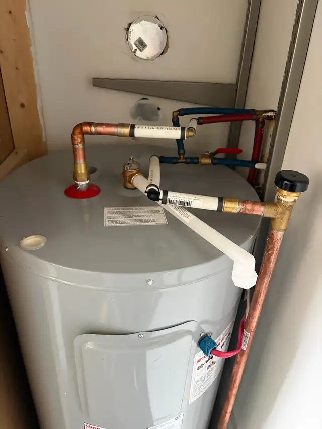 C H A U F F E  E A U  MONTREAL  I N S T A L L A T I O N - Photo 4