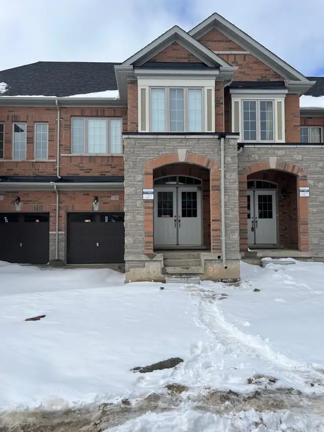 4 Bedroom Townhouse for Rent in Brampton