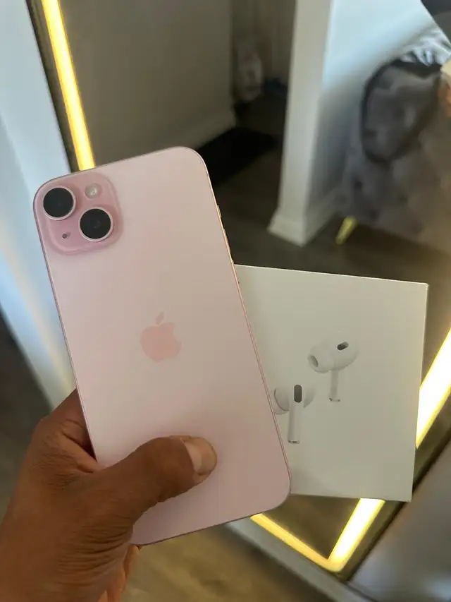 iPhone 13 128gb Pink with minor scuffs Airpods/Adapter/Deliver