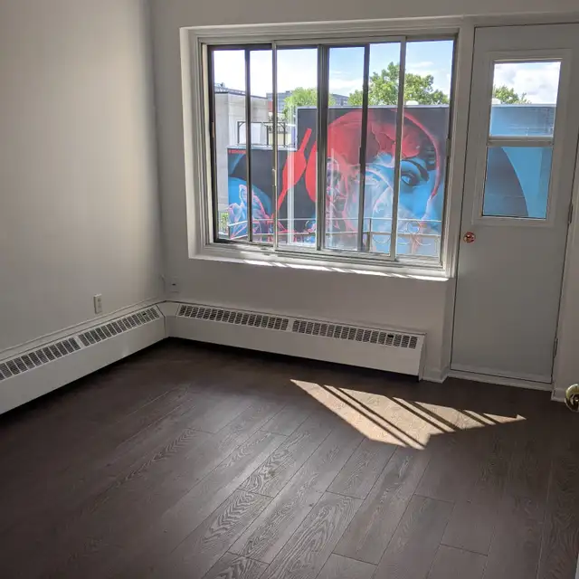 Beau grand 3 ½ /MAI/ en face du Métro Laurier - Photo 6