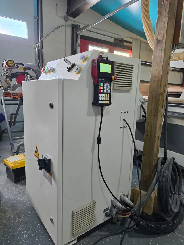 CanCam 4'x8' single phase vacuum table CNC router - Photo 2