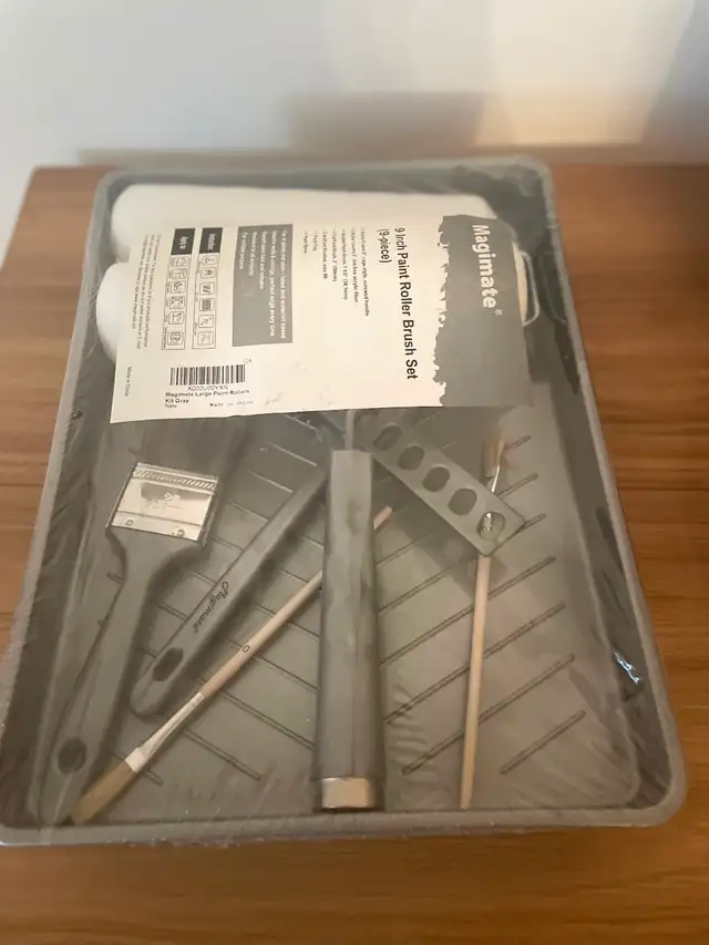 WALL PAINT   SHELVES   TOOLS BUNDLE – MUST GO THIS WEEK - Photo 9