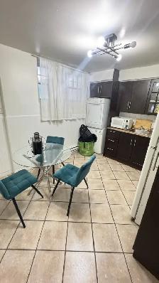 Lasalle: Beau 3 1/2 semi sous-sol,4 électros ,Juillet