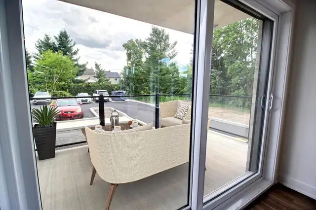 SAINT-LUC:  1471 rue Bernier . Luxueux 4.5 pieces avec garage - Photo 6