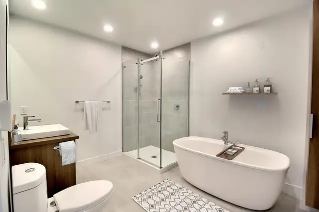 SAINT-LUC:  1471 rue Bernier . Luxueux 4.5 pieces avec garage - Photo 11