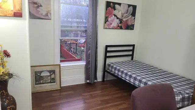 Furnished room near Linamar and UOG - Photo 4